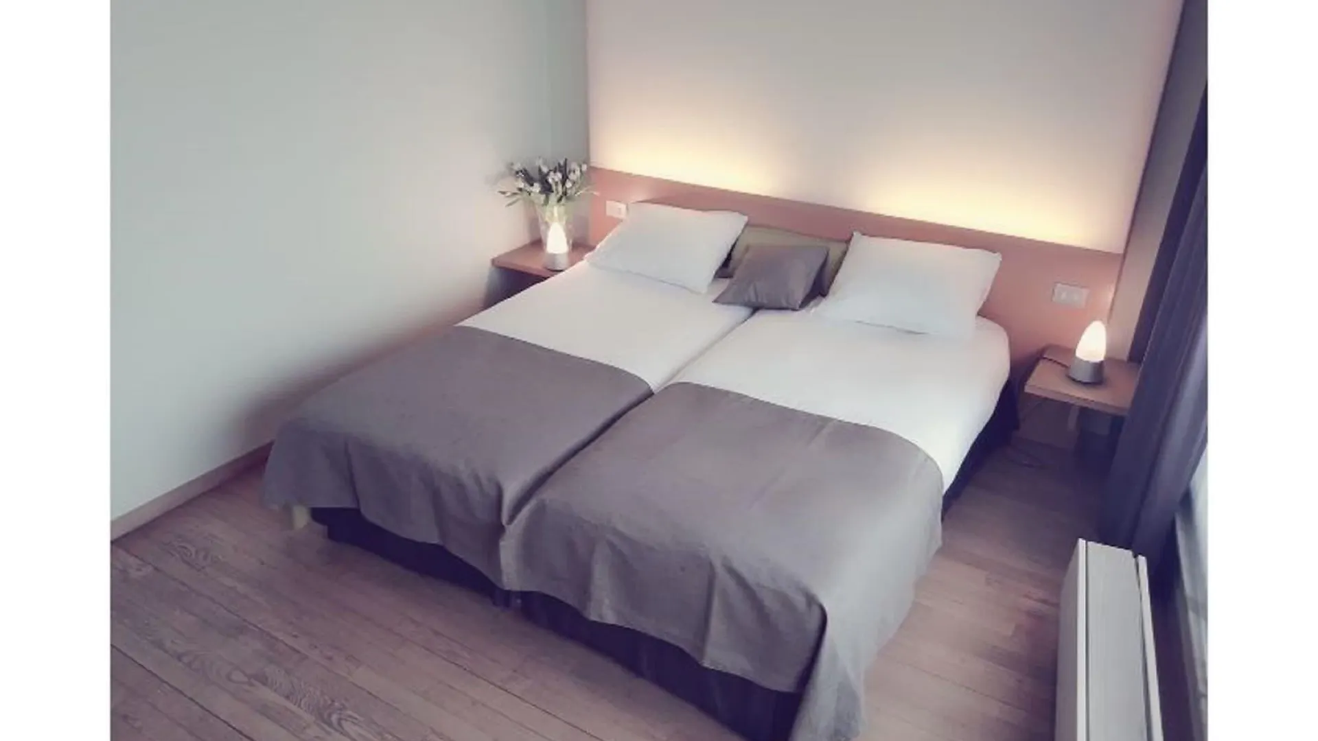Hotel 322 Lambermont Brussels Schaerbeek 3*,  Belçika