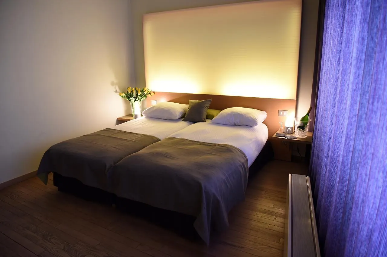 Hotel 322 Lambermont Brussels Schaerbeek Belçika