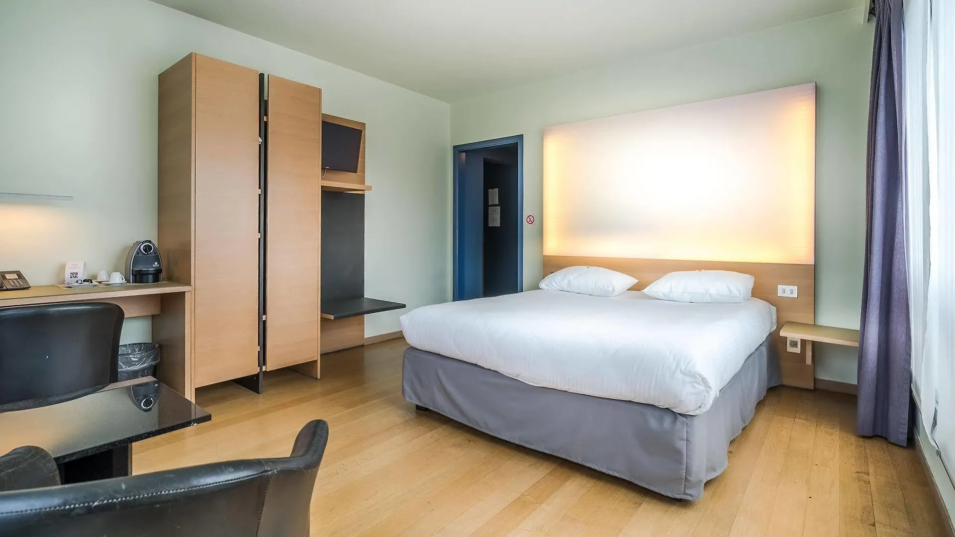 Hotel 322 Lambermont Brussels Schaerbeek