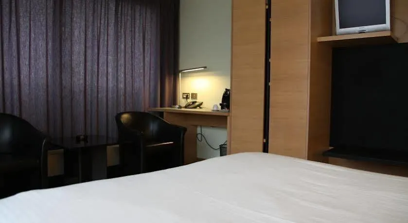 Hotel 322 Lambermont Brussels Schaerbeek 3*,  Belçika
