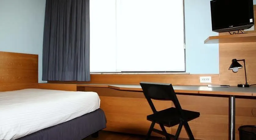 Hotel 322 Lambermont Brussels Schaerbeek