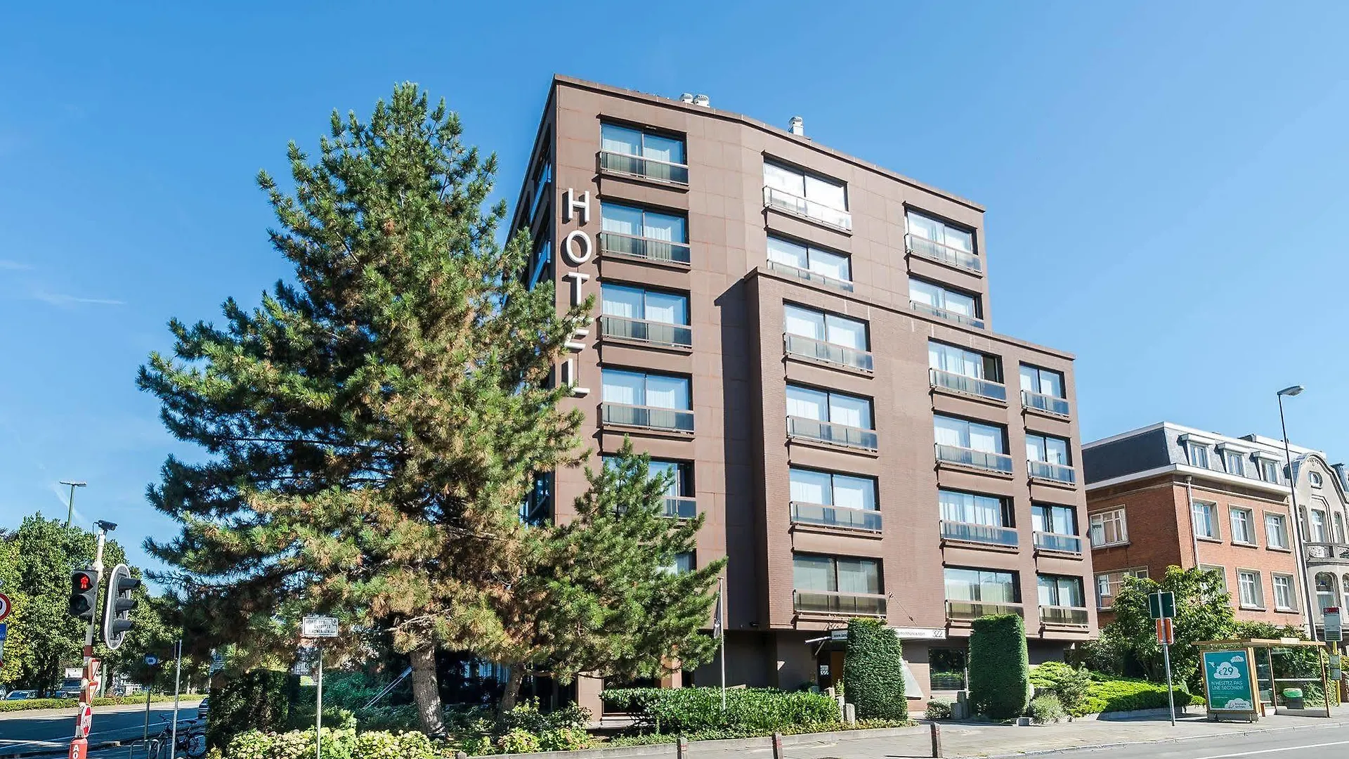 Hotel 322 Lambermont Brussels Schaerbeek 3*,